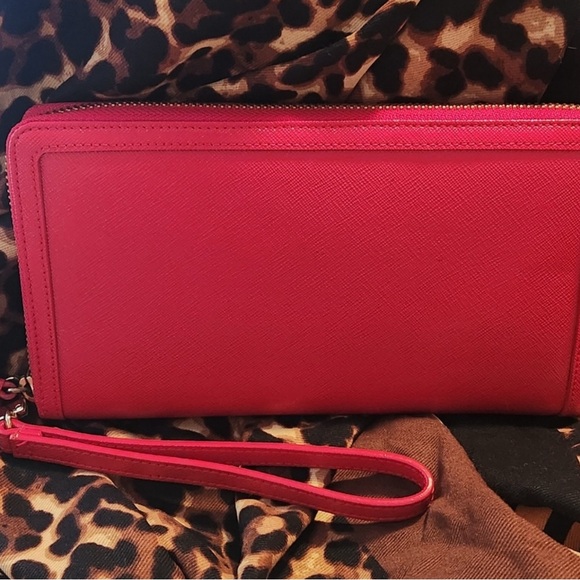 EUC halogen saffiano leather wallet - Picture 8 of 9